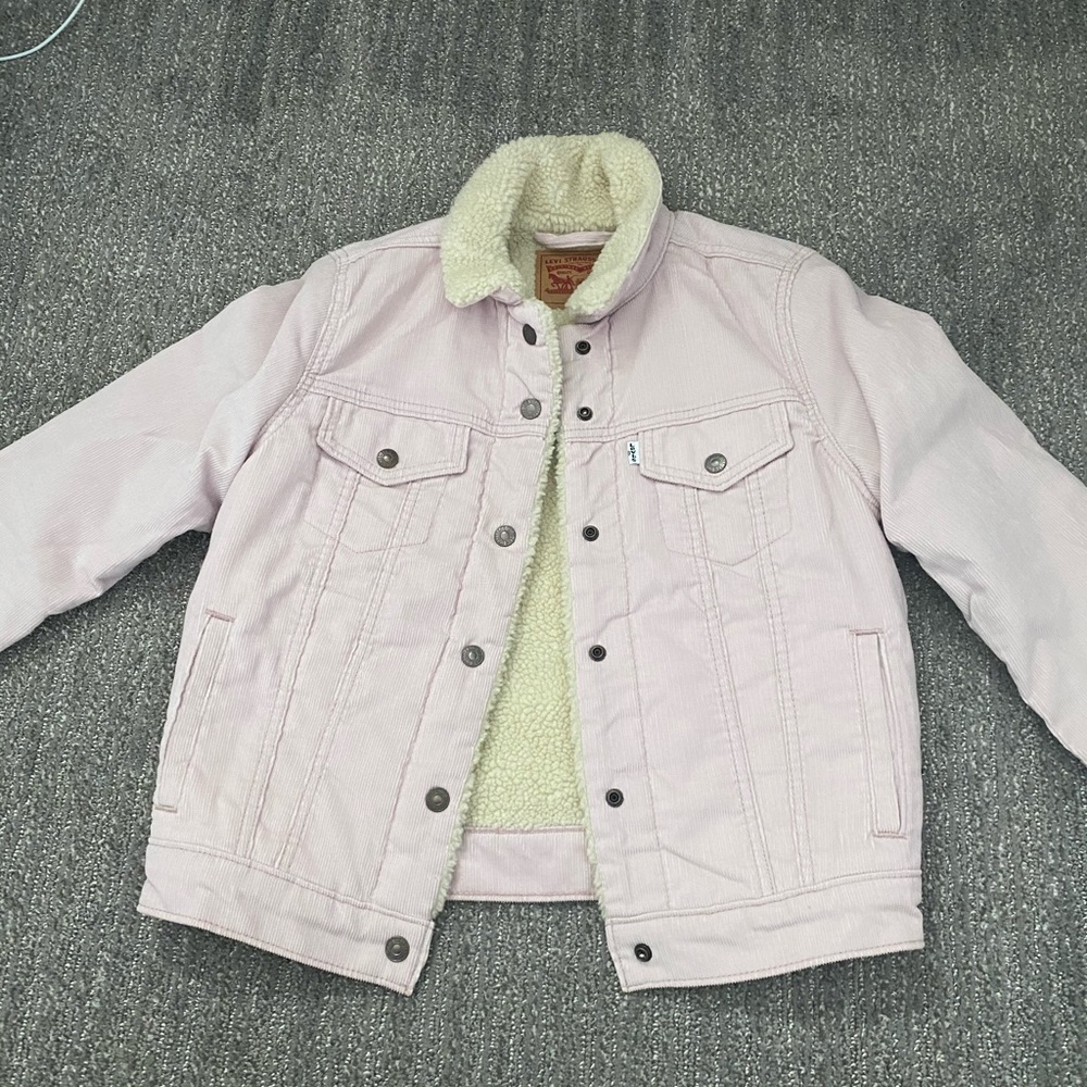 Light pink Levi’s jacket